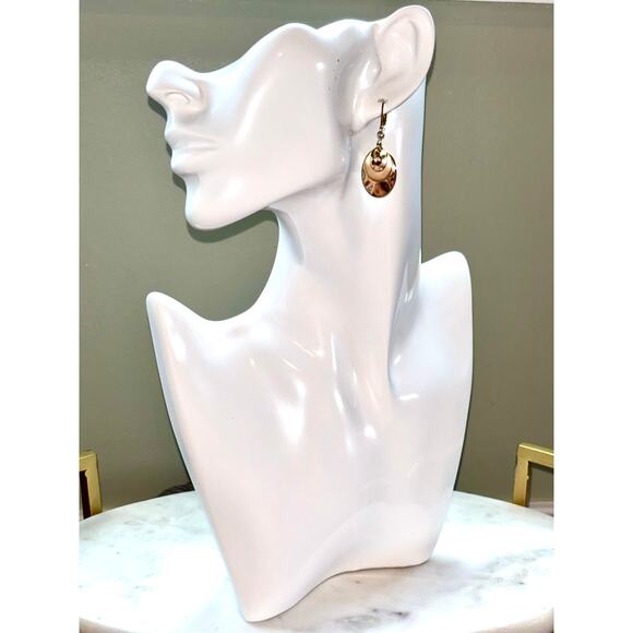 Elegant Hammered Gold Plated Oval Dangle Earrings - Picture 3 of 6